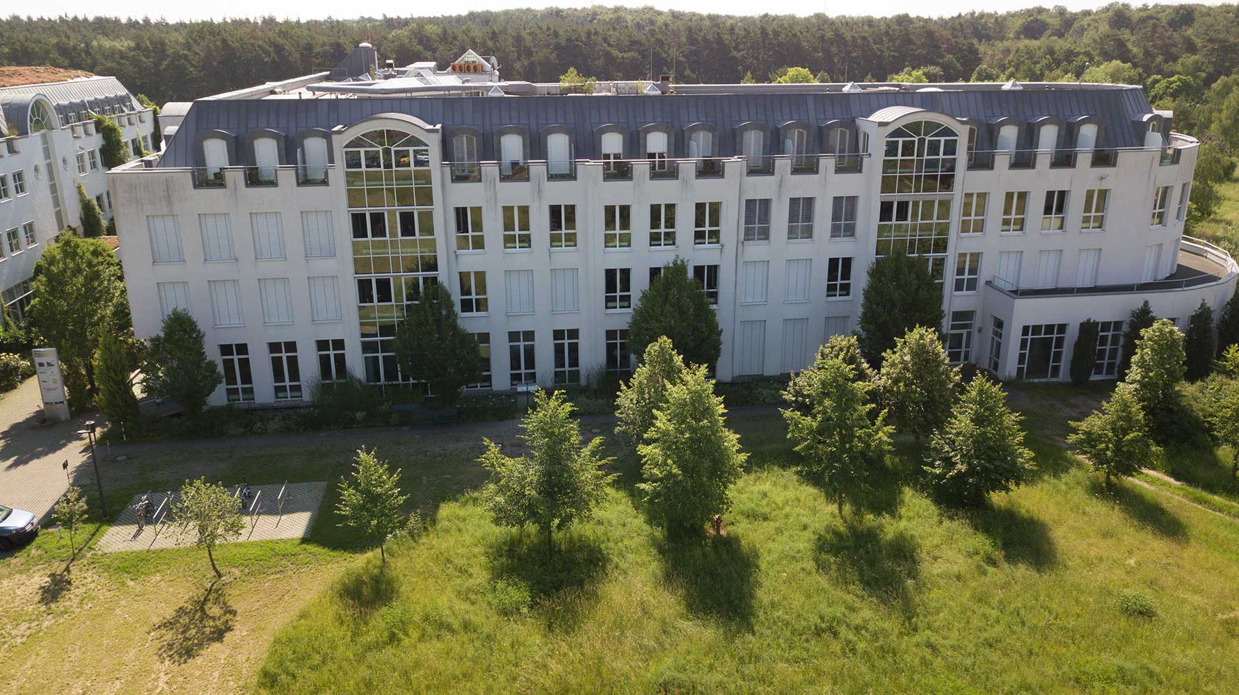 Campus In Parklandschaft Training Center Frankfurt Dietzenbach